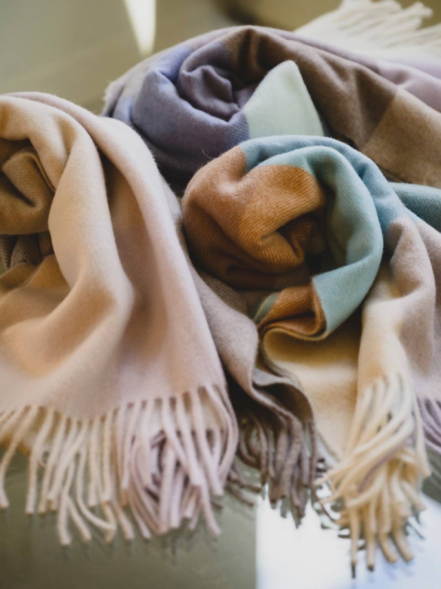 指名買いが絶えない＜アソースメレ＞から新作ストールが到着！ | THE