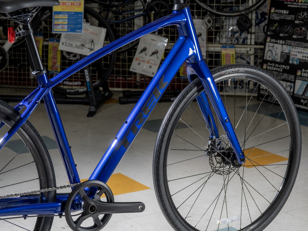 池Ⅽ店頭限定特価】TREKハイスペッククロスバイクFXのアルミフレーム最