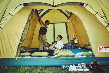 コールマン×URBAN RESEARCHのコラボキャンプグッズ。ヒーリングチェア