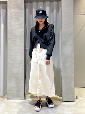 Championのスカートを使った「セットアップ」の人気ファッション