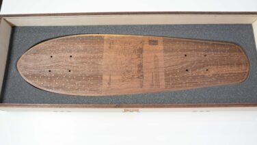 イームズハウスに生えていたユーカリの木で作られた「イームズ