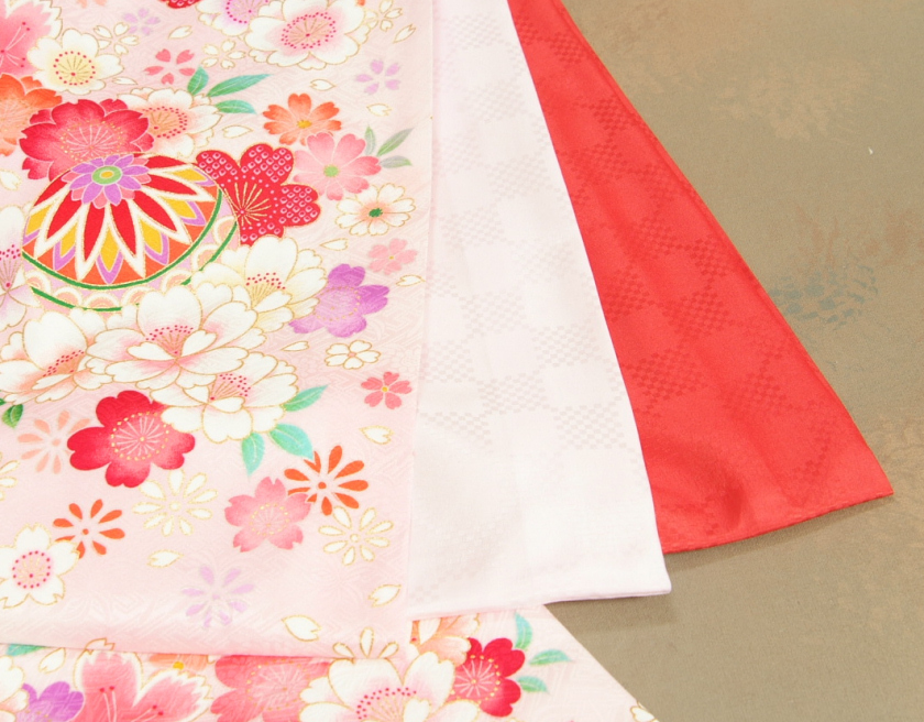 京美 お宮参り 着物 女の子 絹100％ 正絹初着 白地ピンクボカシ 鈴