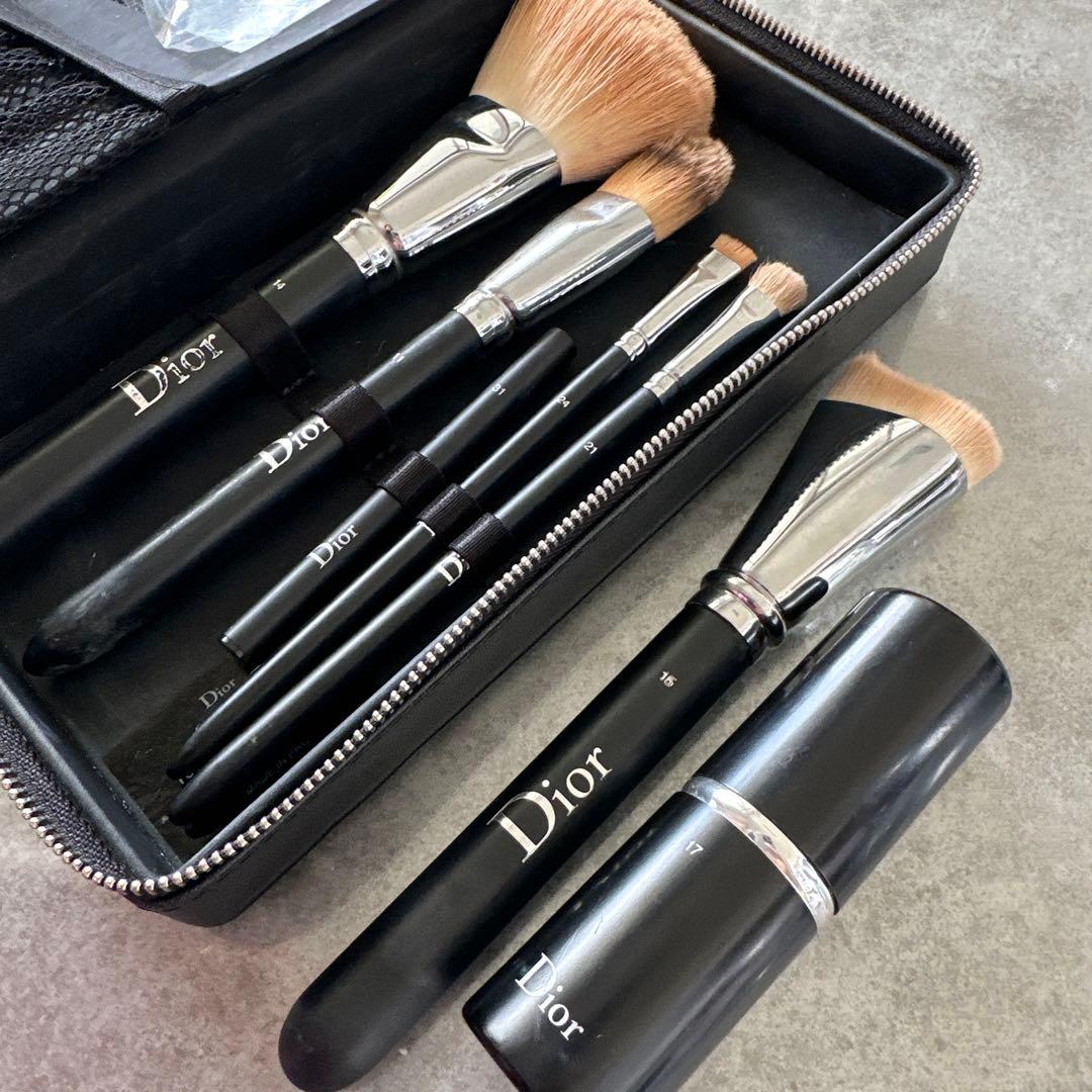 希少完売品】新品 Dior BACKSTAGE 1周年記念 ブラシセット - メルカリ