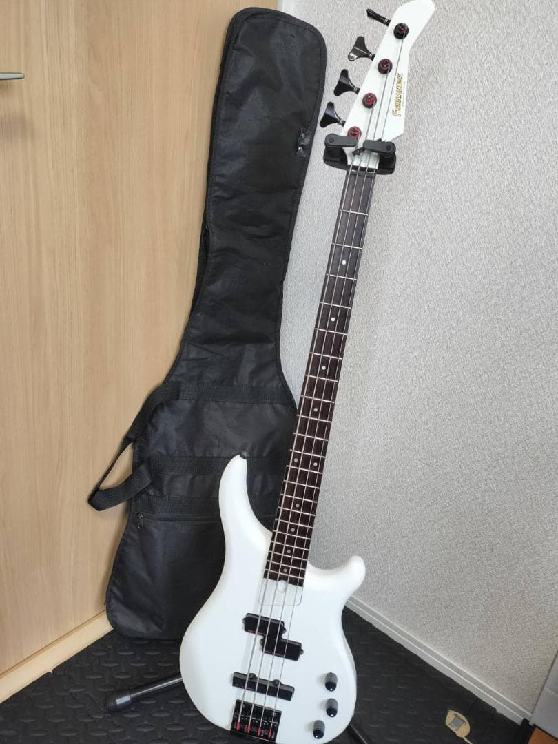 Fernandes REVOLVER FRB-55 状態良 ソフトケース付 FERNANDES（フェルナンデス） Fernandes FRB-55 REVOLVER Electric