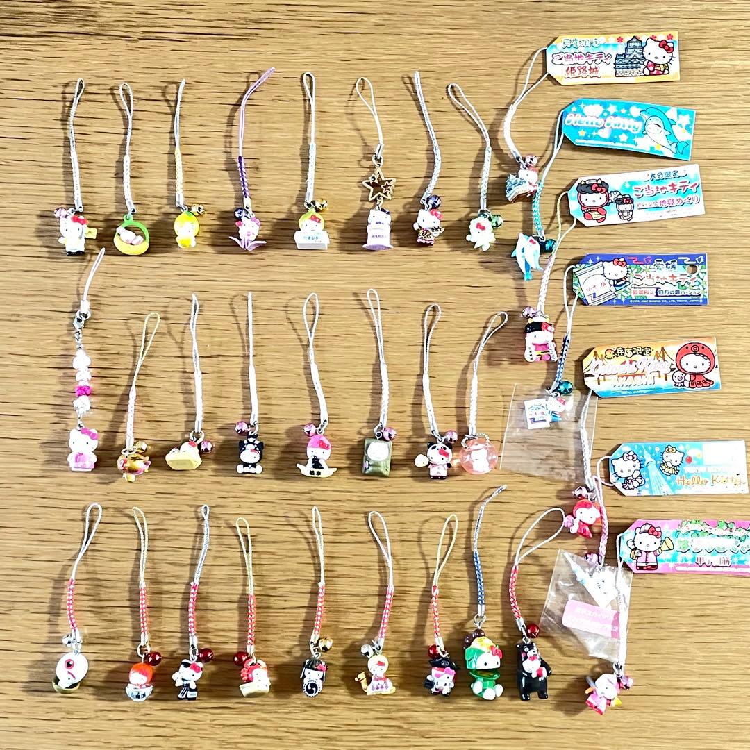 ご当地キティ　ハローキティ　根付　ストラップ　激レア　32個　まとめ売り　限定品 レア☆ご当地キティ根付けストラップ 大阪日本橋限定 メイド ハロー