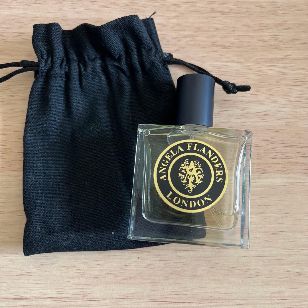 ANGELA FLANDERS 香水 Cashmere Noir Eau de Parfum – Angela Flanders Perfumery