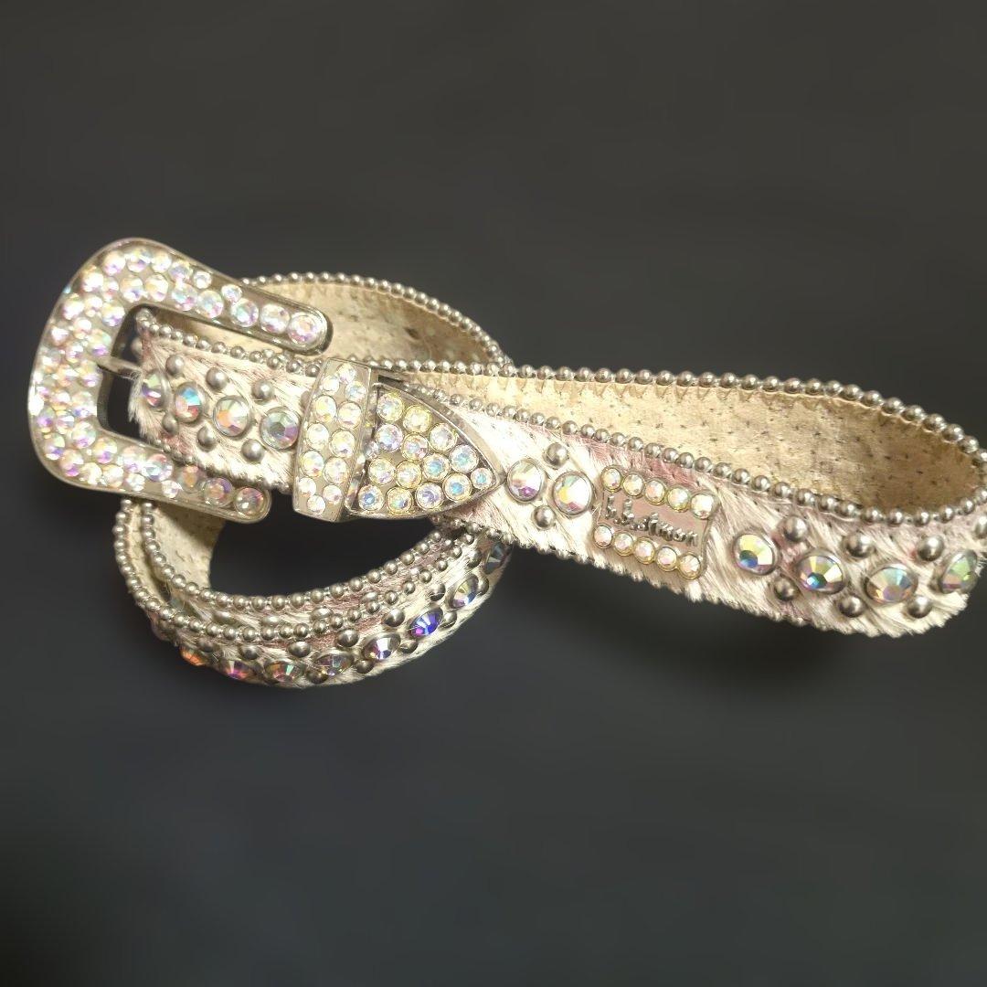 b.bsimonスワロフスキークリスタル装飾 ベルト美品オフホワイトはらこレザー b.bsimonスワロフスキークリスタル装飾 ベルト美品オフホワイトはらこ